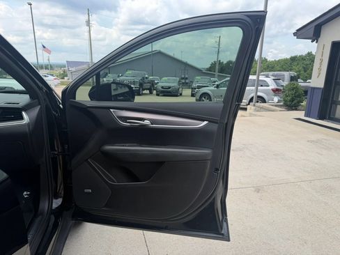 Used 2022 Cadillac XT5 Luxury w/ LPO, ONYX Package FWD image 42