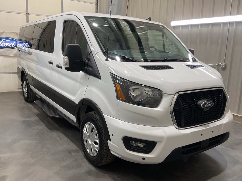 Used 2025 Ford Transit 350 XLT RWD image 2