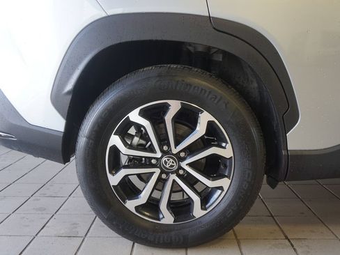 Used 2025 Toyota Corolla Cross AWD Hybrid image 27