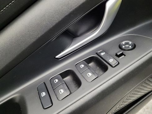 Used 2023 Hyundai Elantra SEL w/ Cargo Package image 27