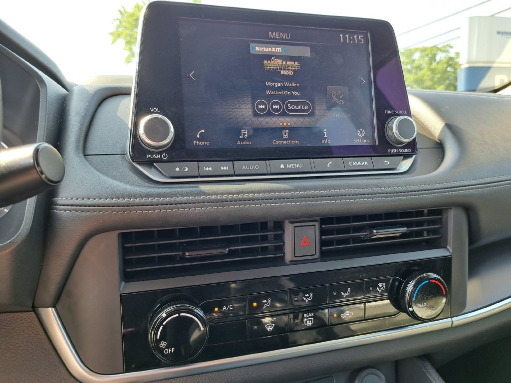 Used 2024 Nissan Rogue S AWD/4WD image 12