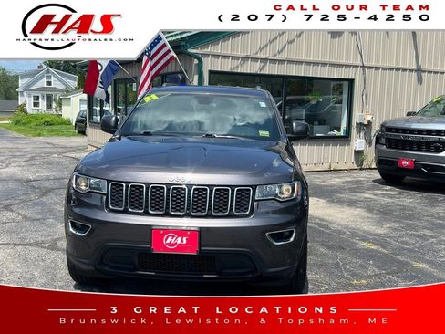 Used 2021 Jeep Grand Cherokee Laredo image 1