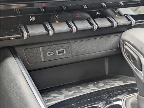 New 2026 GMC Canyon AT4 image 24