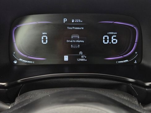 Certified 2025 Kia Soul LX w/ LX Technology Package FWD image 6