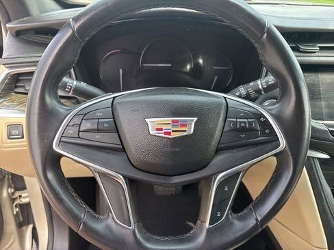 Used 2017 Cadillac XT5 FWD w/ LPO, Wheel Lock Package image 16