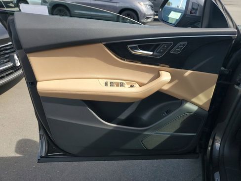 Used 2023 Audi Q8 Premium Plus w/ Premium Plus Package image 21