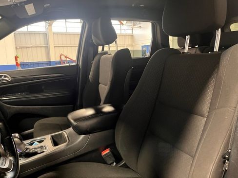 Used 2020 Jeep Grand Cherokee Laredo image 22