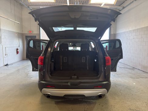 Used 2019 GMC Acadia SLT w/ LPO, Cargo Package AWD/4WD image 13