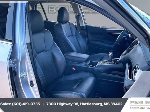 Used 2023 Subaru Outback Touring AWD/4WD image 6