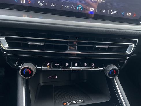 New 2026 Chevrolet Traverse LT w/ Midnight/Sport Edition image 19