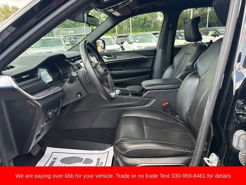 Used 2022 Jeep Grand Cherokee L Overland w/ Luxury Tech Group IV AWD/4WD image 9