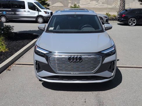 Used 2023 Audi Q4 e-tron Premium w/ Convenience Package AWD/4WD image 4