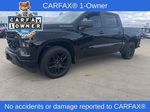 Used 2023 Chevrolet Silverado 1500 Custom image 2