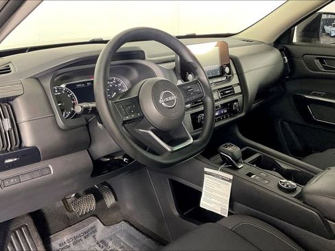 Certified 2025 Nissan Pathfinder S AWD/4WD image 17
