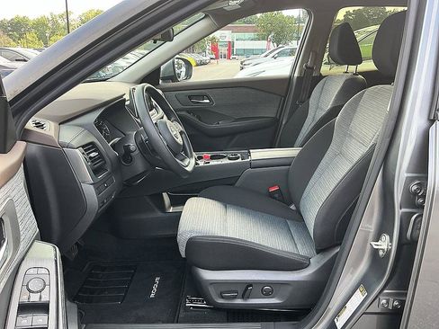 Certified 2023 Nissan Rogue SV AWD/4WD image 12
