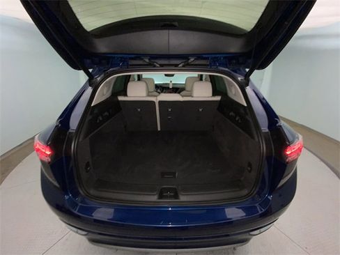 Used 2023 Buick Envision Avenir image 24