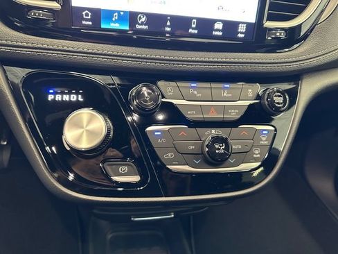 New 2027 Chrysler Pacifica Select w/ Family Tech Group FWD image 33