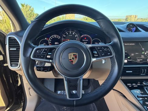 Used 2023 Porsche Cayenne image 22