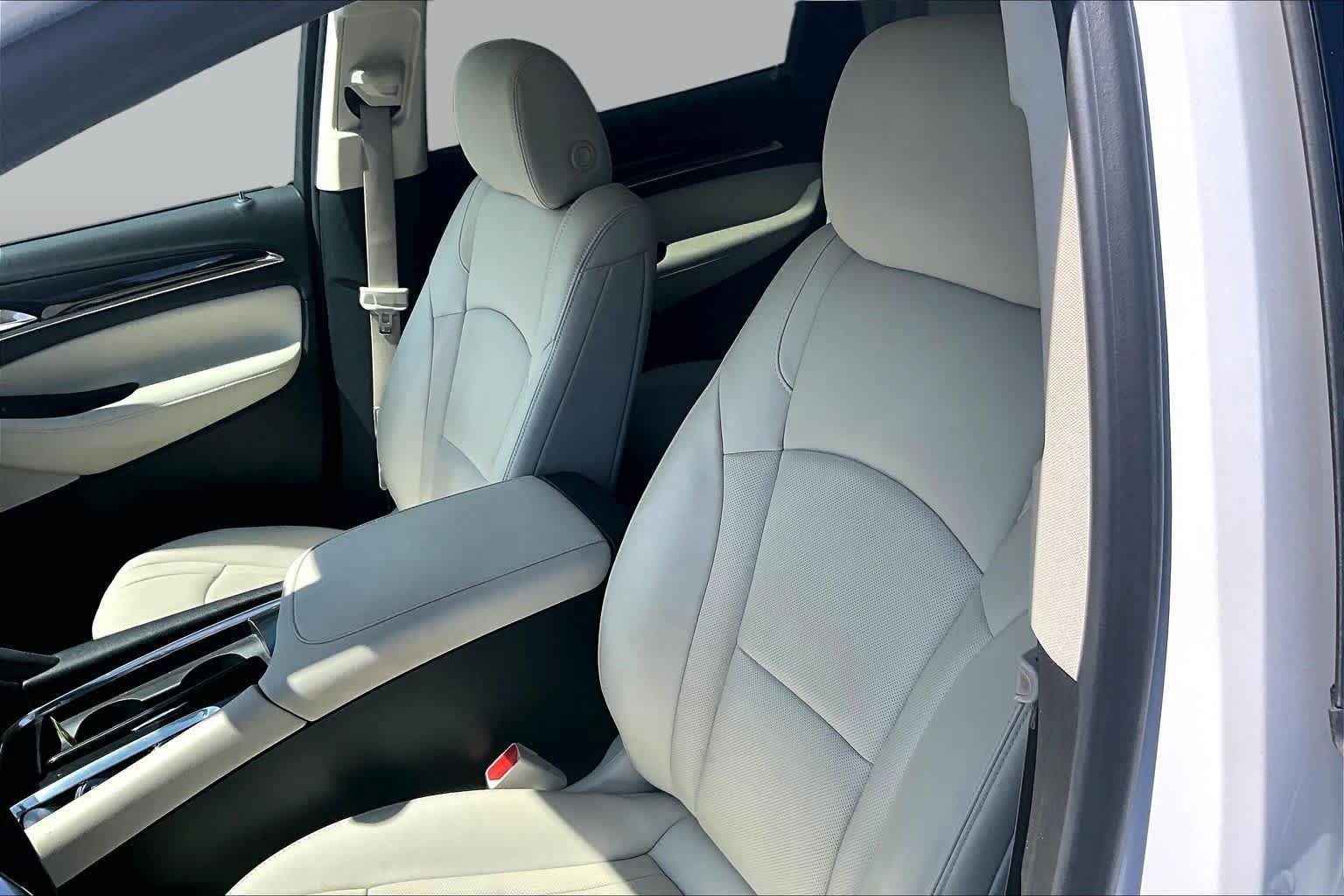 Used 2024 Buick Enclave Essence FWD image 14