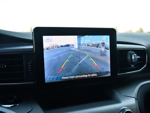 Used 2022 Ford Explorer XLT w/ Equipment Group 202A image 28