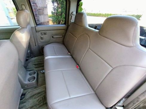 Used 2001 Nissan Frontier SE image 62