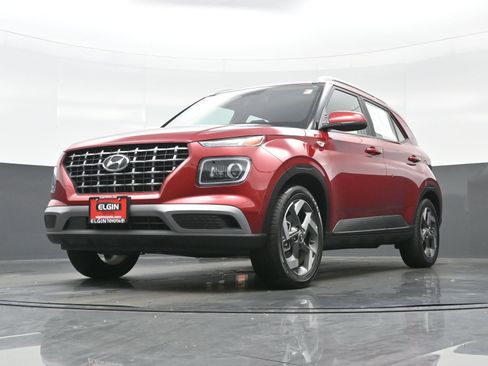 Used 2025 Hyundai Venue Limited image 29