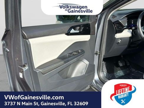 Certified 2025 Volkswagen Taos S FWD image 15