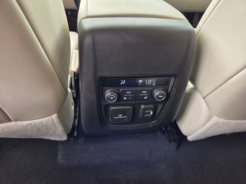 Used 2022 Buick Enclave Avenir w/ Avenir Technology Package image 19