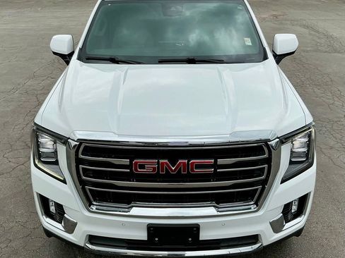Used 2023 GMC Yukon SLT AWD/4WD image 11