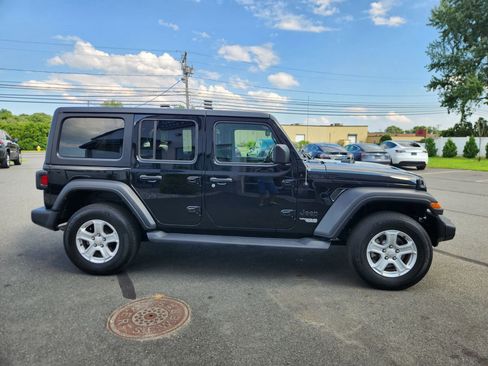 Used 2021 Jeep Wrangler Unlimited Sport image 17