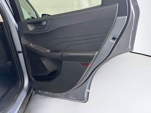 Used 2022 Ford Escape SE image 30