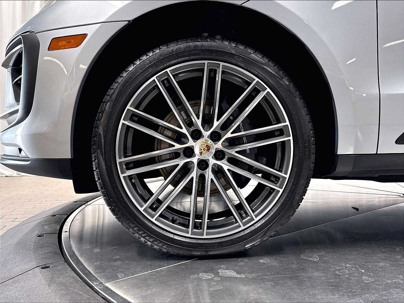 Used 2026 Porsche Macan AWD/4WD image 14