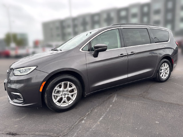 Used 2022 Chrysler Pacifica Touring-L FWD 360° Tour
