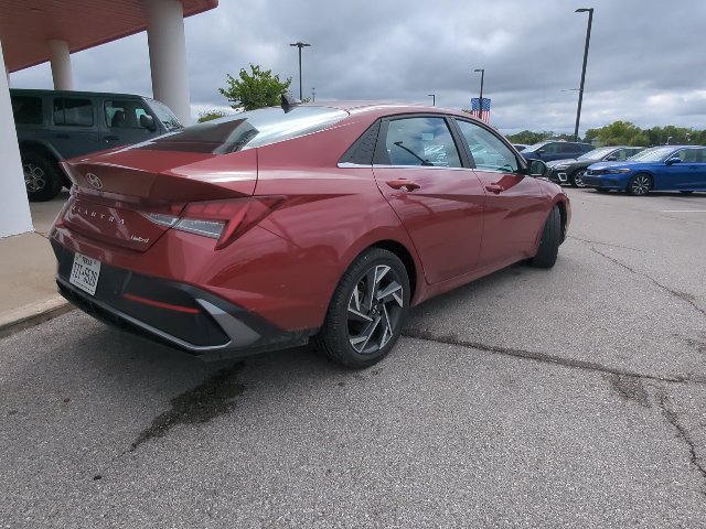 Used 2024 Hyundai Elantra Limited FWD image 31