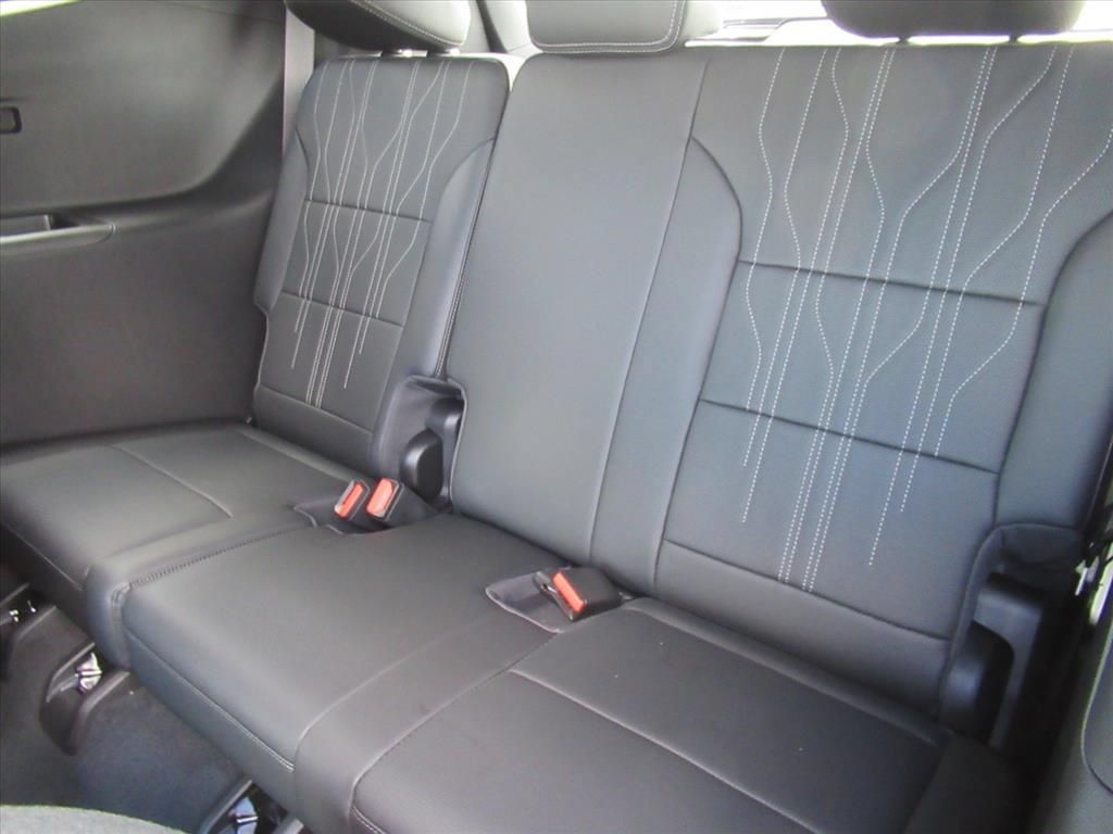 New 2026 Buick Enclave Avenir w/ Super Cruise Package FWD image 35