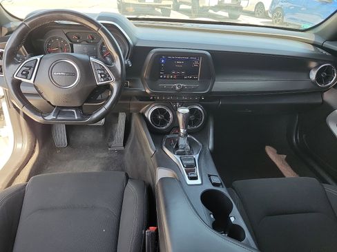 Used 2021 Chevrolet Camaro LT RWD image 9