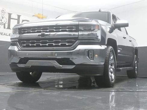 Used 2017 Chevrolet Silverado 1500 LTZ w/ LPO, Street Package image 4