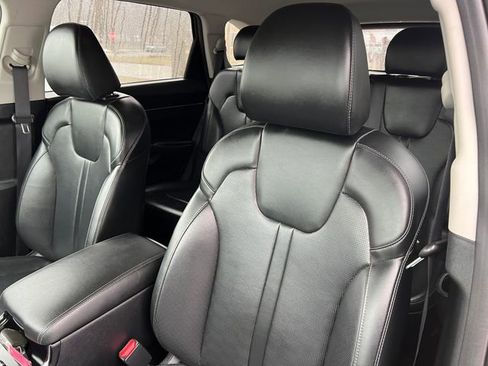 Used 2024 Kia Sorento S image 14