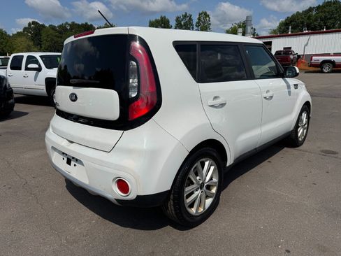 Used 2018 Kia Soul + FWD image 5