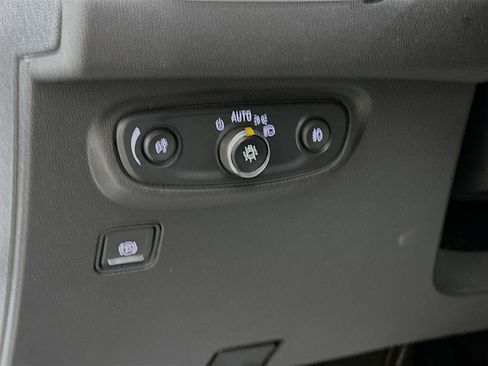 Used 2024 GMC Terrain SLT image 10