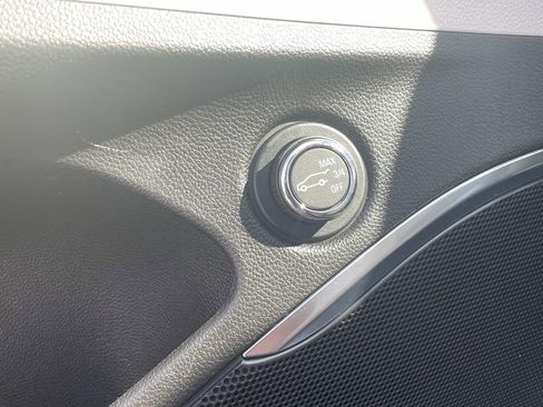 Certified 2023 Buick Enclave Essence w/ Experience Buick Package image 19