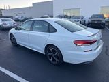 Used 2022 Volkswagen Passat 2.0T R-Line image 4
