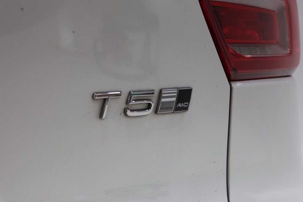 Used 2019 Volvo XC40 T5 Inscription AWD/4WD image 13