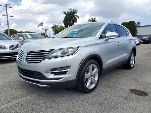 Used 2018 Lincoln MKC Premiere image 3