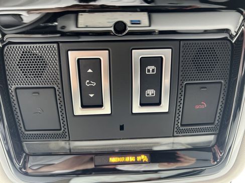 New 2025 Land Rover Range Rover Velar Dynamic SE image 20