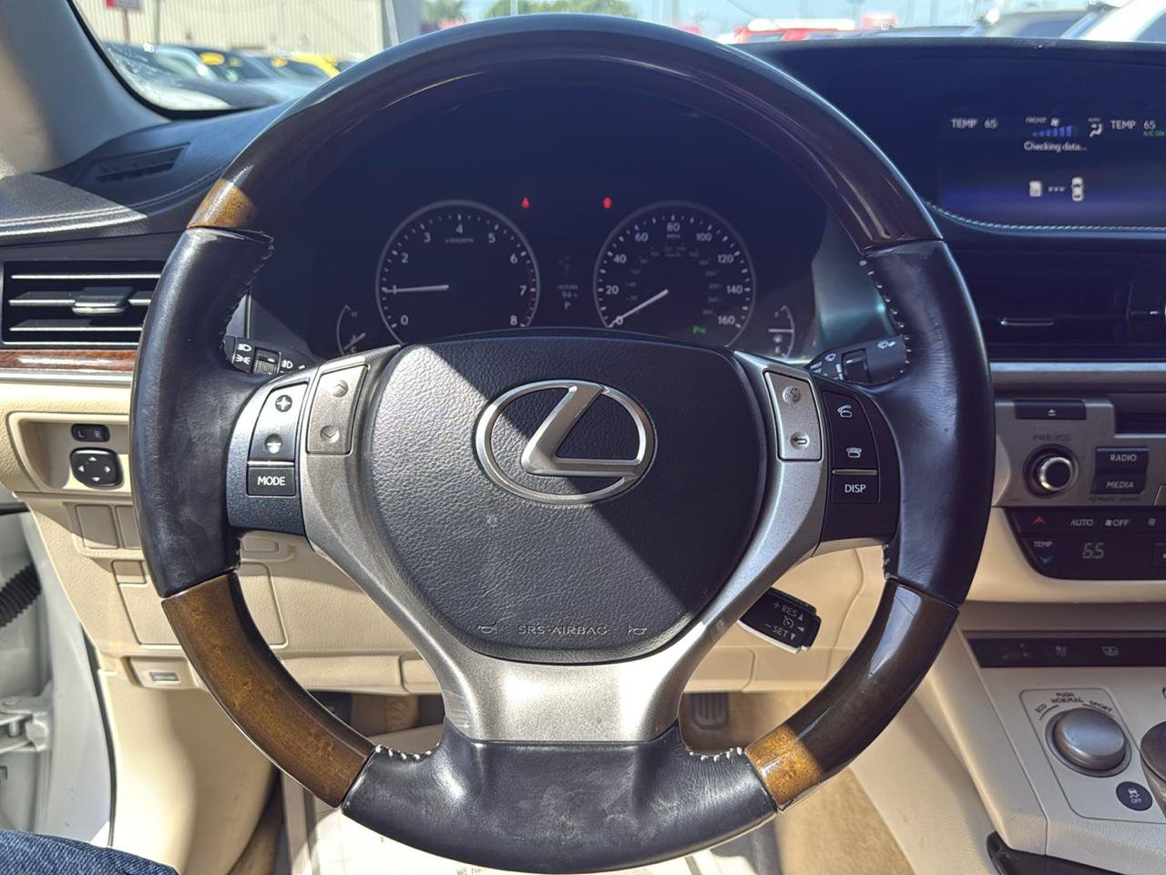 Used 2015 Lexus ES 350 w/ Luxury Package FWD image 16
