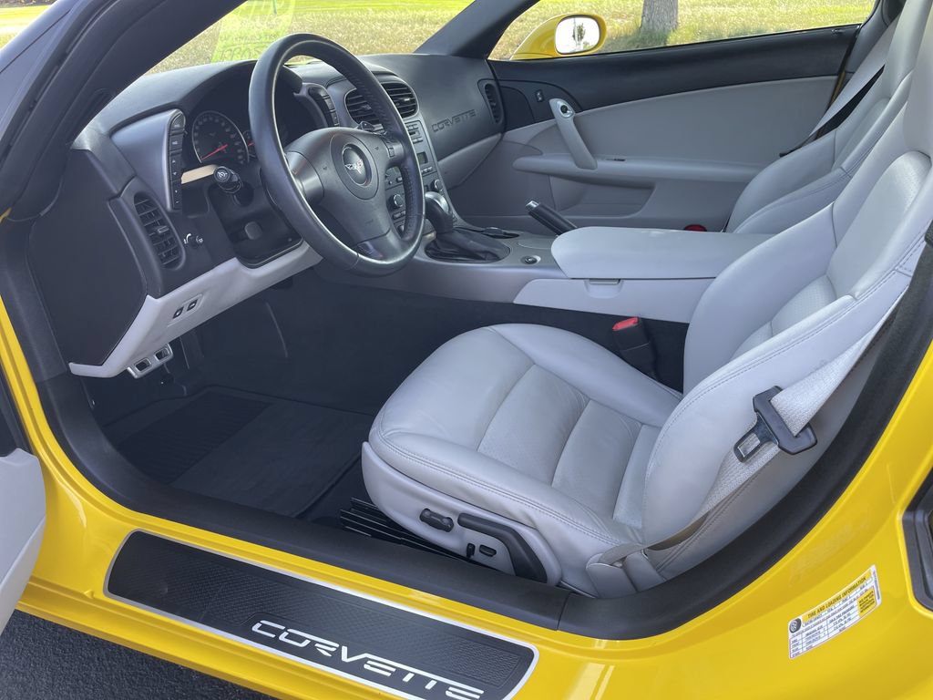 Used 2007 Chevrolet Corvette Coupe w/ Preferred Equipment Group RWD image 9