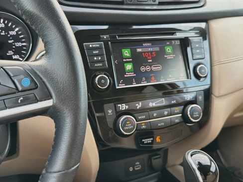 Used 2019 Nissan Rogue SL w/ Premium Package FWD image 27