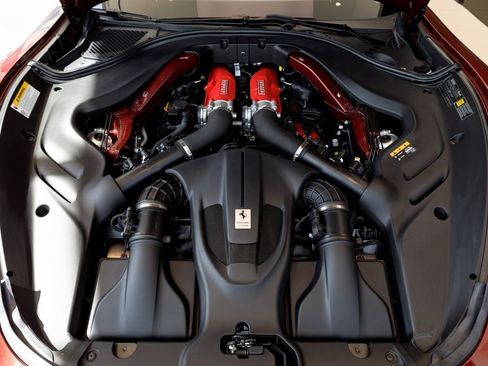 Used 2025 Ferrari Roma Spider image 34