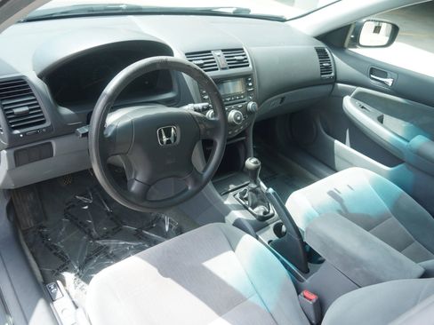 Used 2004 Honda Accord LX image 29